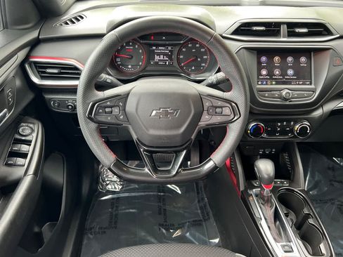 Used 2023 Chevrolet TrailBlazer RS FWD image 14