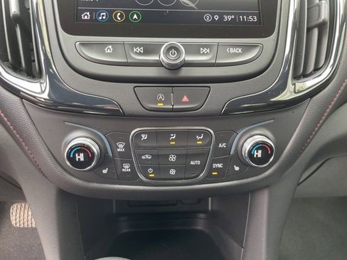 Used 2022 Chevrolet Equinox RS w/ Infotainment Package image 15