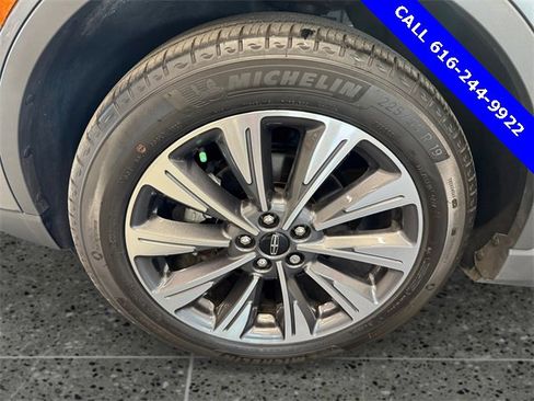 Used 2022 Lincoln Corsair Reserve w/ Elements Package image 11