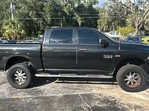 Used 2017 RAM 1500 Express AWD/4WD image 2