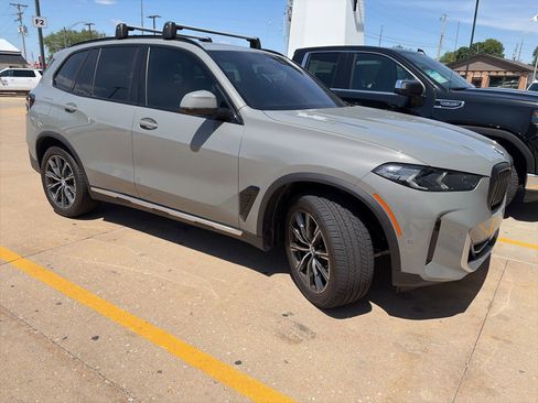 Used 2025 BMW X5 xDrive40i w/ Parking Assistance Package AWD/4WD image 2