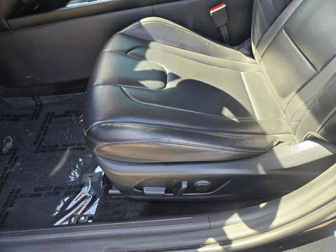 Used 2025 Hyundai Elantra Limited FWD image 11