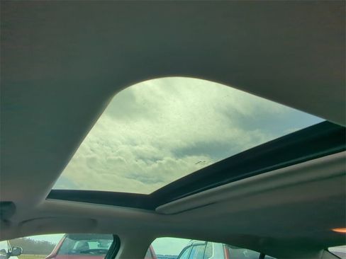 Used 2023 Nissan Altima 2.5 SV w/ SV Premium Package image 19