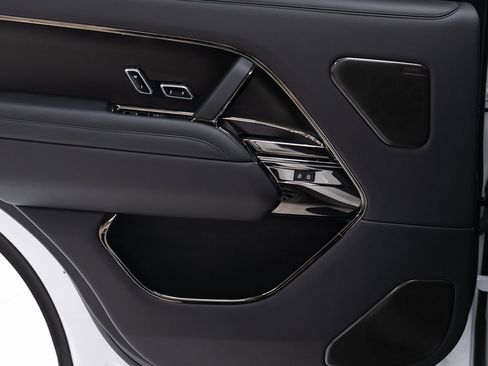 Used 2023 Land Rover Range Rover SV image 22