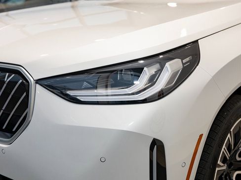 New 2026 BMW X3 xDrive30 w/ Premium Package image 8