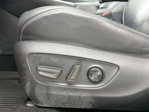 Used 2023 Toyota RAV4 XLE Premium FWD image 29