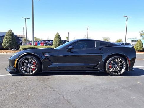 Used 2016 Chevrolet Corvette Z06 w/ 3LZ Preferred Equipment Group image 3