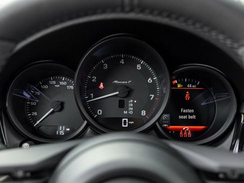 New 2026 Porsche Macan Turbo image 31