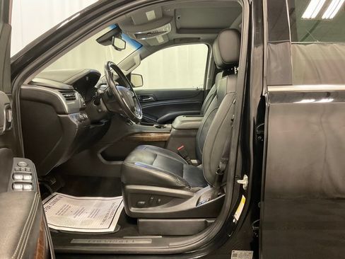 Used 2020 Chevrolet Suburban LT AWD/4WD image 4