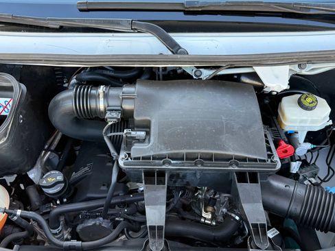 Used 2021 Mercedes-Benz Sprinter 2500 w/ Premium Package image 17