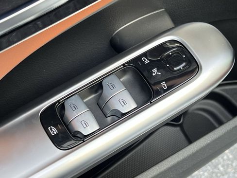 New 2025 Mercedes-Benz C 300 4MATIC Sedan image 13