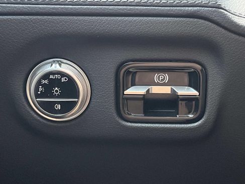 Used 2023 Mercedes-Benz EQS 450+ 4MATIC Sedan image 39