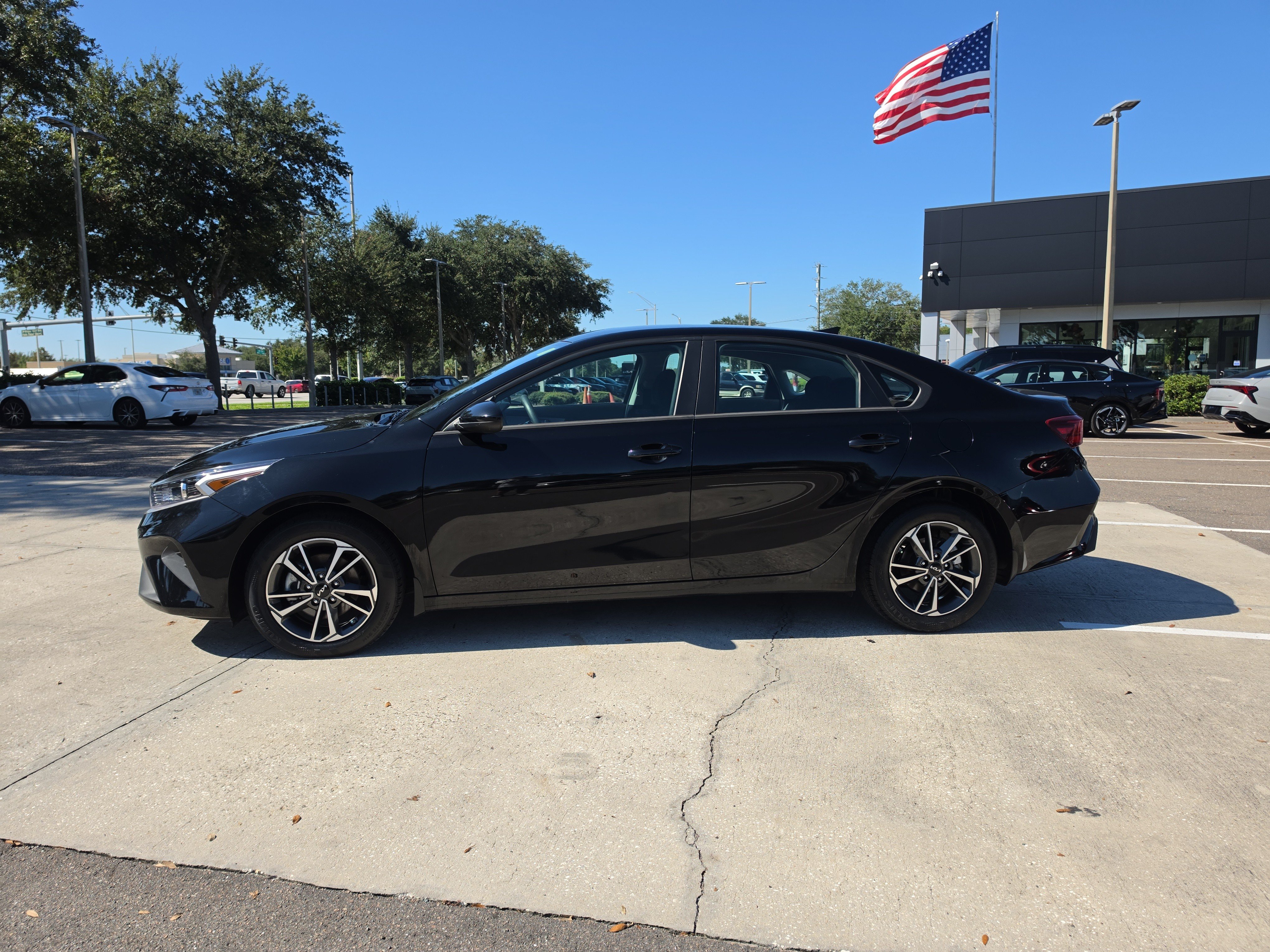 Certified 2023 Kia Forte LXS FWD image 5