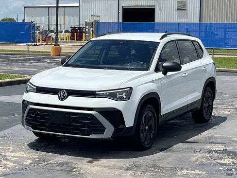 Used 2025 Volkswagen Taos S FWD image 5