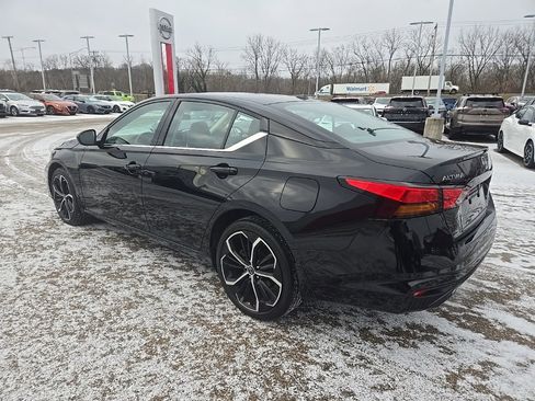 Used 2024 Nissan Altima 2.5 SR w/ SR Premium Package image 5