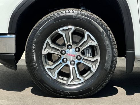 Used 2025 GMC Sierra 1500 SLT AWD/4WD image 36