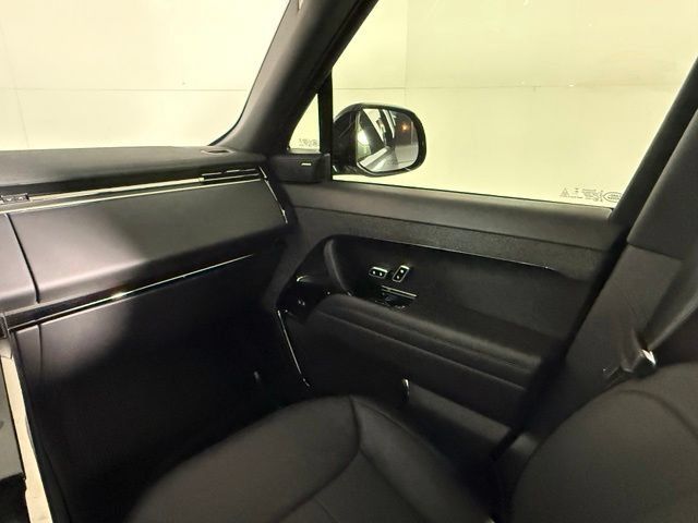 Used 2025 Land Rover Range Rover Sport Dynamic SE AWD/4WD image 18