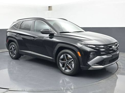 Used 2025 Hyundai Tucson SEL FWD image 2