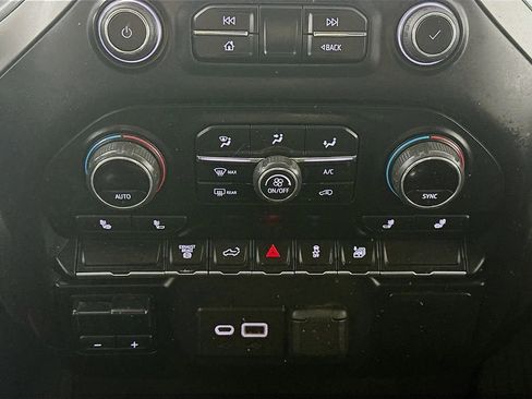 Used 2022 Chevrolet Silverado 3500 LT w/ Convenience Package image 18