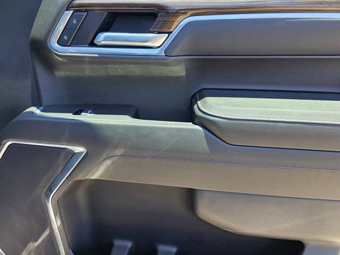 Used 2025 Chevrolet Silverado 1500 LT AWD/4WD image 12