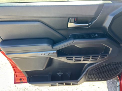 Used 2025 Toyota Tacoma TRD Off-Road image 11