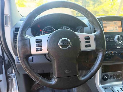 Used 2011 Nissan Pathfinder Silver image 21