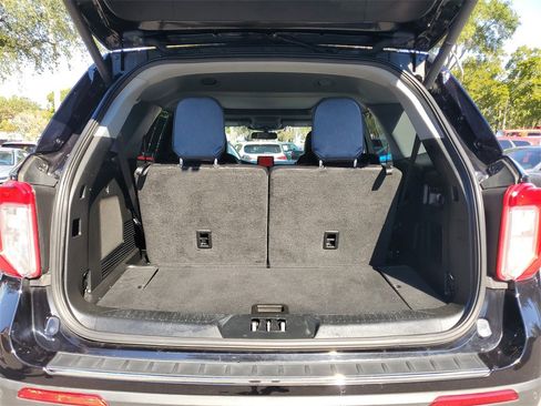 Used 2022 Ford Explorer Limited w/ Limited Technology Package image 7