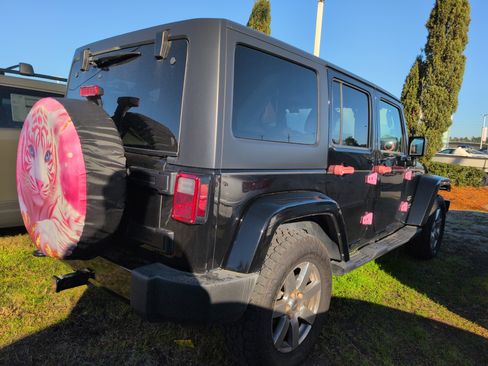 Used 2017 Jeep Wrangler Unlimited Sahara w/ Connectivity Group image 2