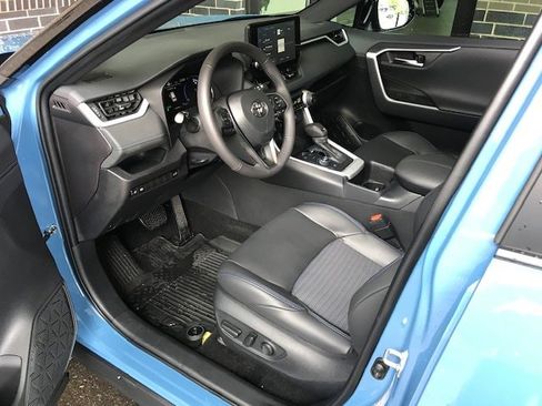 Used 2025 Toyota RAV4 XSE image 5