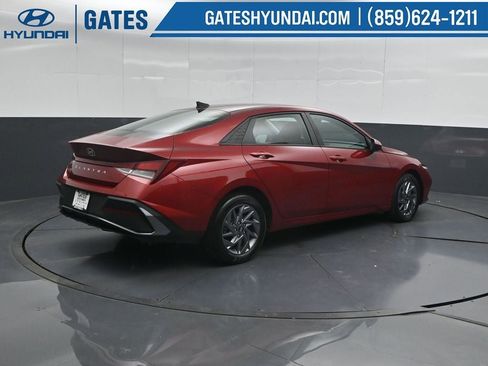 Certified 2024 Hyundai Elantra SEL FWD image 2
