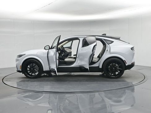 Used 2021 Ford Mustang Mach-E Premium image 36