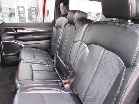 Used 2024 Jeep Wagoneer Series II w/ Flexible Seating Group image 21