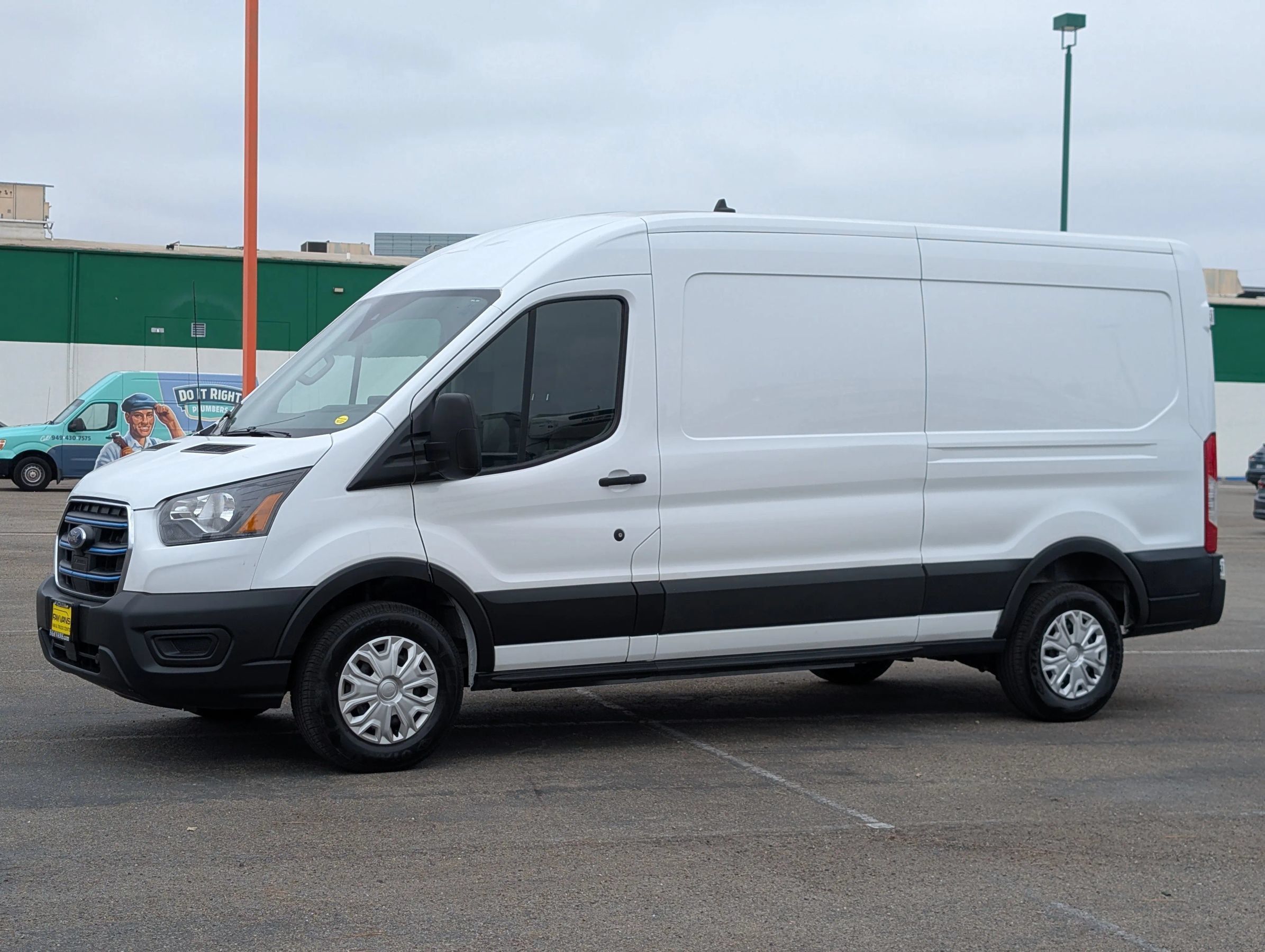 Used 2023 Ford E-Transit Medium Roof RWD image 3