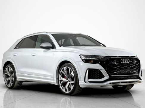 Used 2022 Audi RS Q8 w/ Luxury Package AWD/4WD image 7