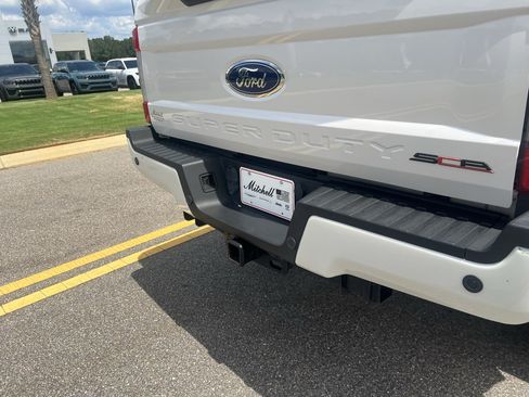 Used 2019 Ford F250 Lariat w/ Lariat Ultimate Package AWD/4WD image 4