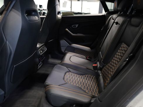 Used 2021 Lamborghini Urus image 37