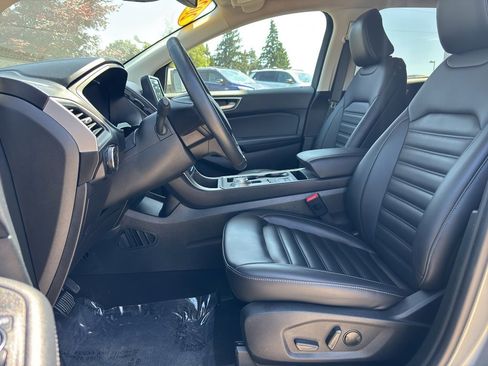 Used 2024 Ford Edge SEL image 9