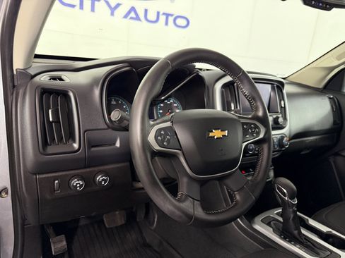 Used 2022 Chevrolet Colorado LT w/ LT Convenience Package image 15