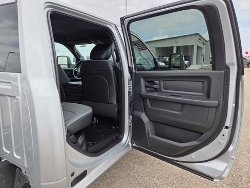 New 2026 RAM 3500 Tradesman AWD/4WD image 18