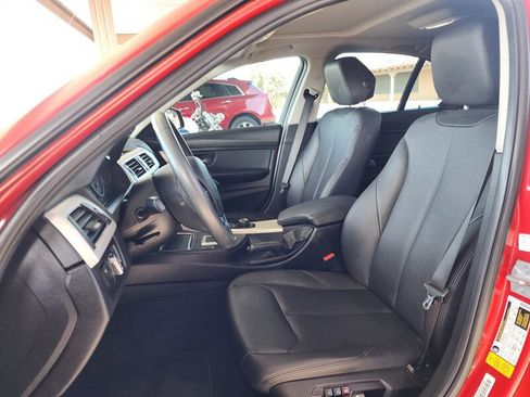 Used 2018 BMW 320i Sedan w/ Convenience Package image 22