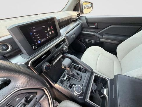 Used 2025 Toyota 4Runner SR5 AWD/4WD image 26