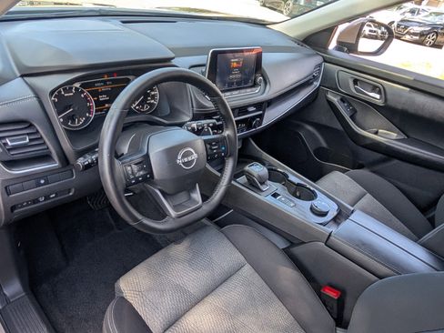 Certified 2025 Nissan Rogue SV AWD/4WD image 10