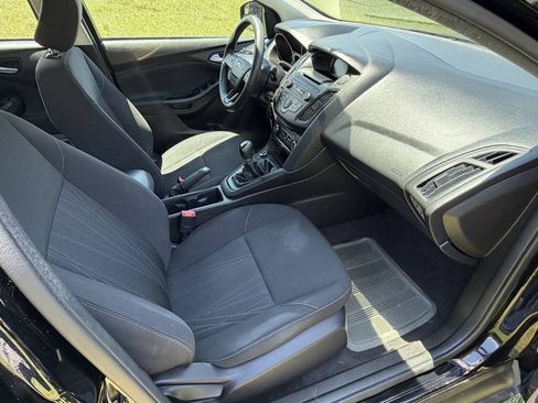 Used 2016 Ford Focus SE FWD image 11