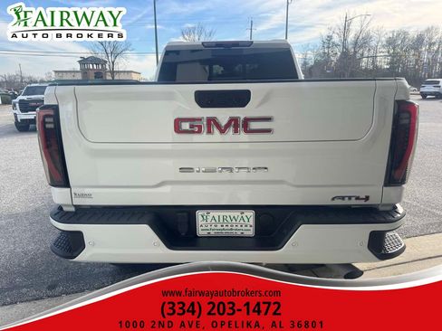 Used 2024 GMC Sierra 2500 AT4 w/ Technology Package AWD/4WD image 7
