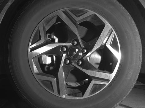 Used 2025 Kia Sportage LX image 12