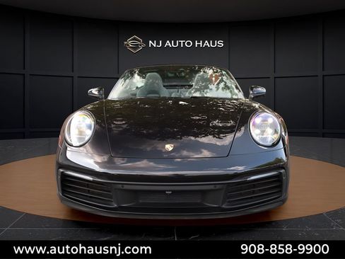 Used 2021 Porsche 911 Carrera RWD image 3