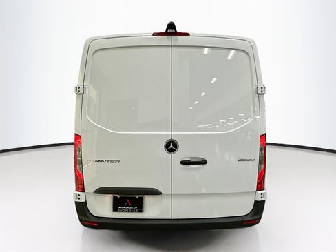 Used 2025 Mercedes-Benz Sprinter 2500 image 7