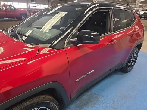 Used 2025 Jeep Compass Limited AWD/4WD image 14