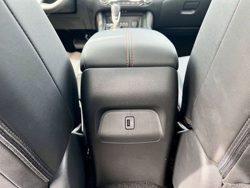 Certified 2025 Nissan Sentra SR w/ SR Premium Package FWD image 30
