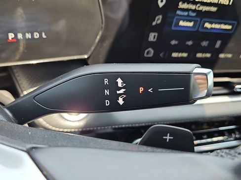Used 2025 Chevrolet Equinox LT w/ Convenience Package II FWD image 20